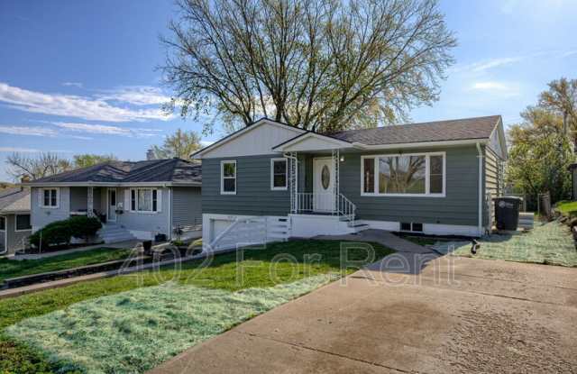 2825 South 38th Avenue