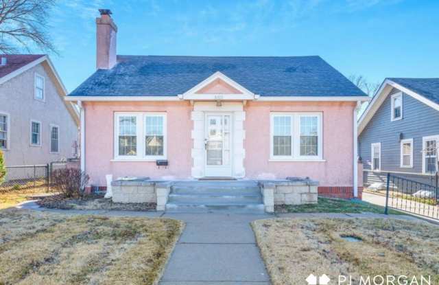 Charming Midtown Rental!