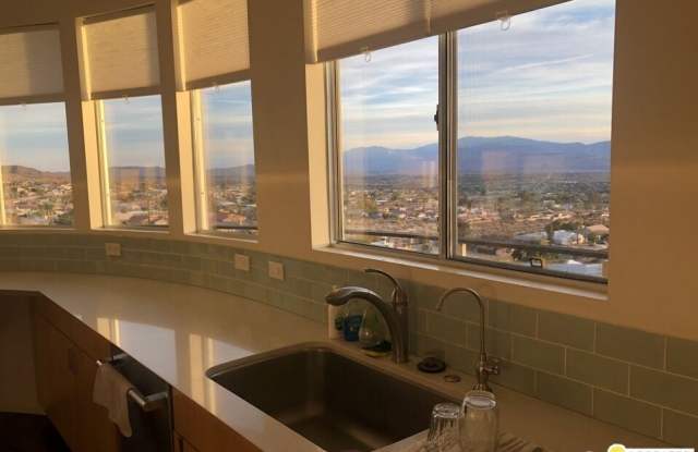 9124 Calle De Vecinos