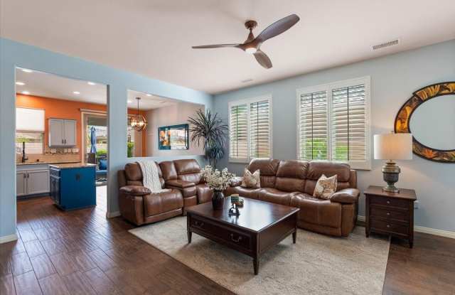 81682 Avenida Celaya