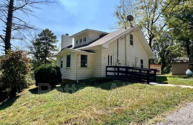 Photo of 15 Woodbine Rd