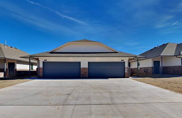 Luxury 3 Bedroom 2 Bathroom Townhome with a 2 Car Garage in Bethany, Ok (Park within walking distance)