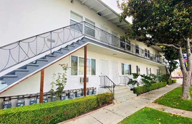 10878 Venice Blvd. / 3801 Girard Ave.