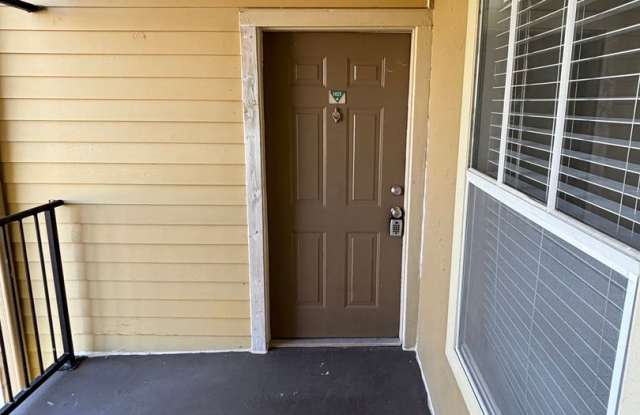 Stylish 2-Bed, 2-Bath Kissimmee Home with Modern Upgrades  Great Amenities!