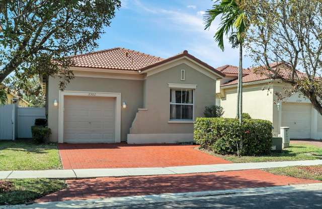 2302 NE 37th Road