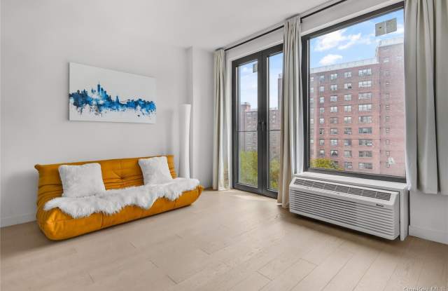 Photo of 181 E 101 Street