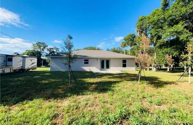 7702 Lakeland Boulevard