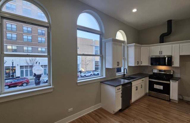 Photo of 4437 N. Broadway St