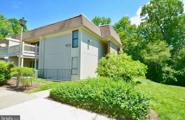 5761 REXFORD COURT