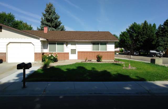 Photo of 5555 N Millrun Ave