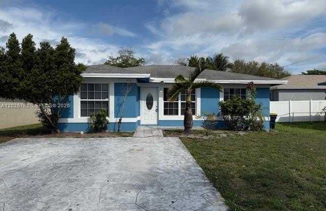 708 Sw 9TH ST
