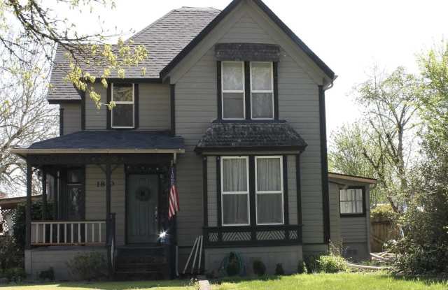 1810 Southwest Queen Avenue