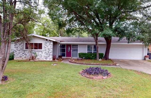 7803 Pinebrook Dr - 7803 Pinebrook Drive, San Antonio, TX 78230