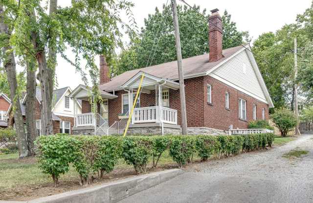 Awesome 1BE/BA duplex in the very popular Hillsboro/ Vanderbilt neighborhood! photos photos