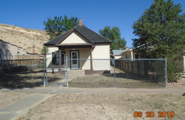 407 Pike Ave - 407 Pike Avenue, Cañon City, CO 81212