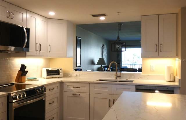 9320 CLUBSIDE CIRCLE