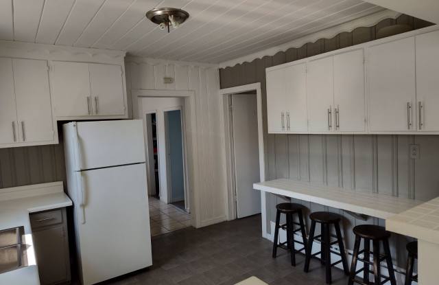 10850 Parkside Avenue