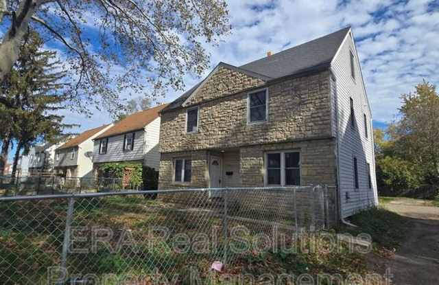 Photo of 780 Whitethorne Ave