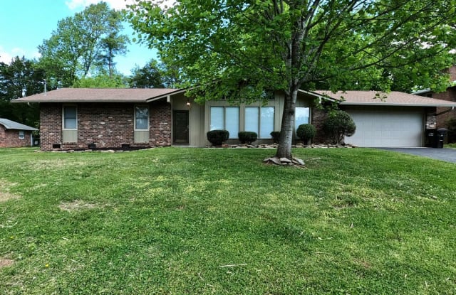 8621 Dovefield Dr - 8621 Dovefield Drive, Knox County, TN 37923