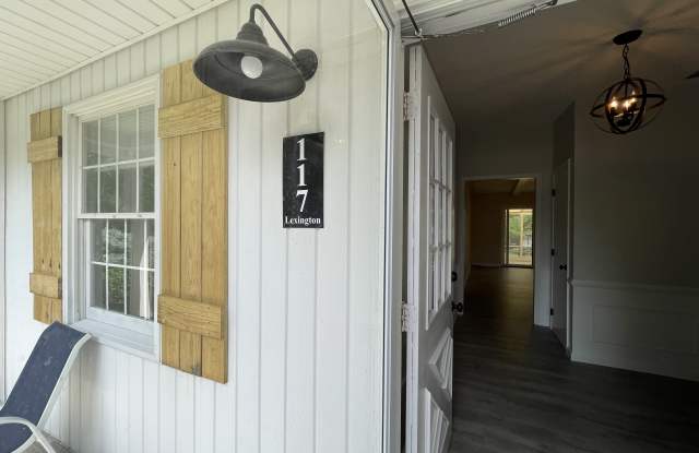 117 Lexington Boulevard