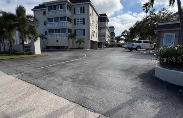 147 Bluff View Dr Apt 303