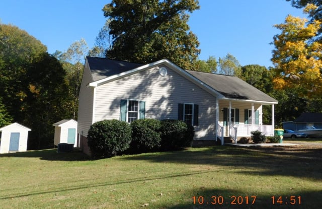 1815 Old Iron Rd - 1815 Old Iron Road, Hopewell, VA 23860