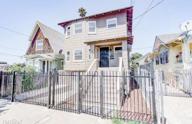 3027 Filbert St. 1