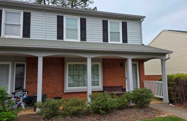 3br 2.5ba End Unit Townhouse in Timber Ridge Subdivision