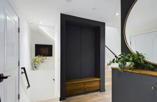 1114 SHACKAMAXON Street unit: 4