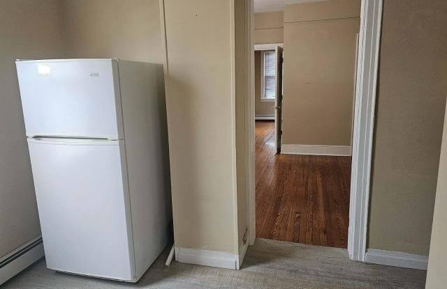 556 Broadway unit: #4