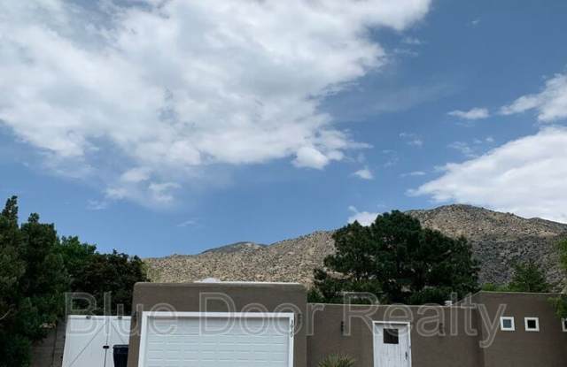 3020 Casa Del Norte Dr. NE