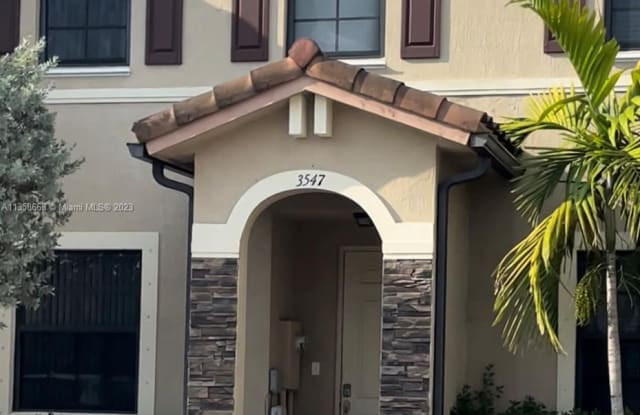 3547 W 89th Pl - 3547 West 89th Place, Hialeah, FL 33018