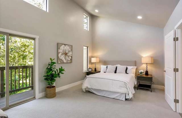 83 Montsalas Dr