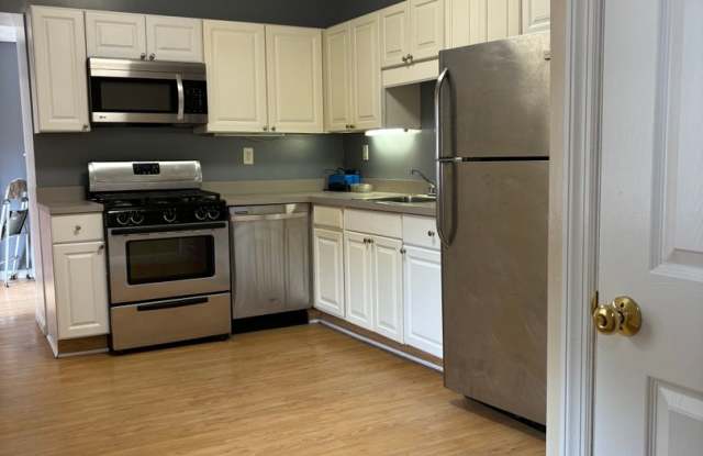 Photo of New 2 bedroomSouth Side House