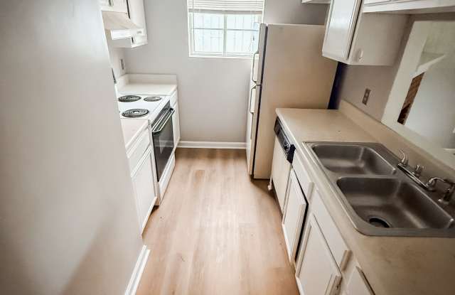 416 Richview Park Circle West - 1