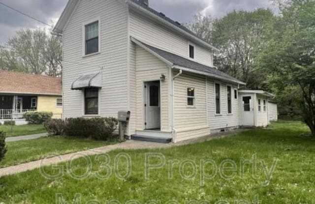 447 Spaulding St - 447 Spaulding Street, Akron, OH 44310