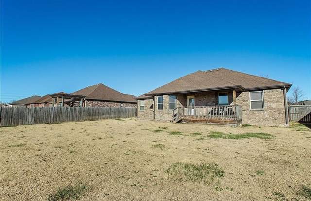 3 bedroom in sought after West side of Fayetteville