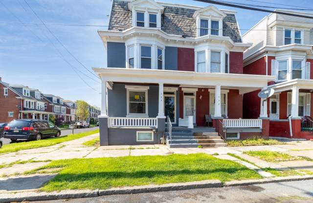 Very big 5 bedroom home in Harrisburg