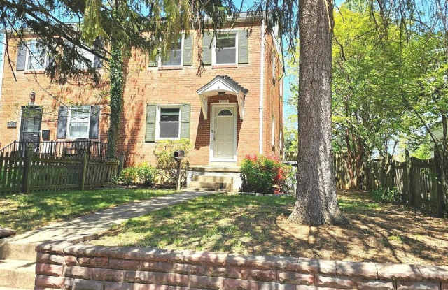 2214 ARLINGTON Terrace