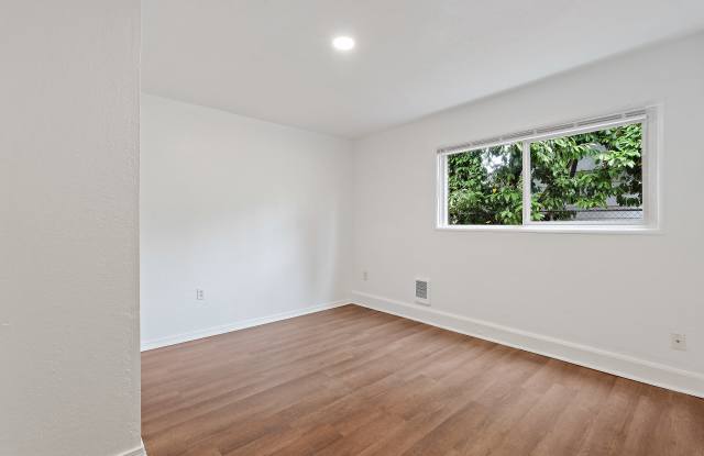 10617 Addison Street Southwest