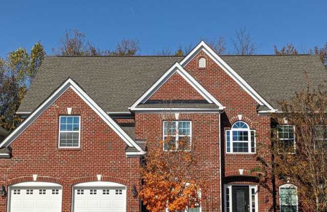 Stunning 7 Bedroom House with a Loft and Updated Kitchen in Harrisburg
