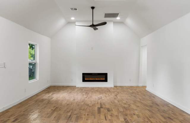 320 East Greeley Street