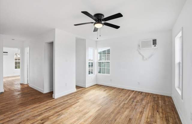 905 Louisiana Avenue unit: 4