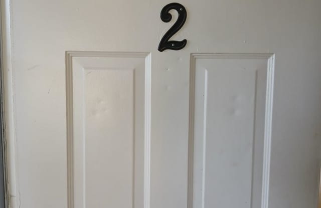 Cute Condo, Available Now!!