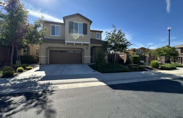 1008 Oakbriar Circle