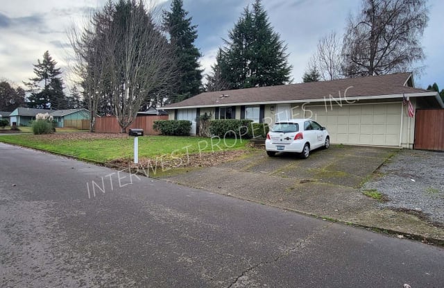 8048 SE JENNINGS AVE - 8048 Southeast Jennings Avenue, Oatfield, OR 97267