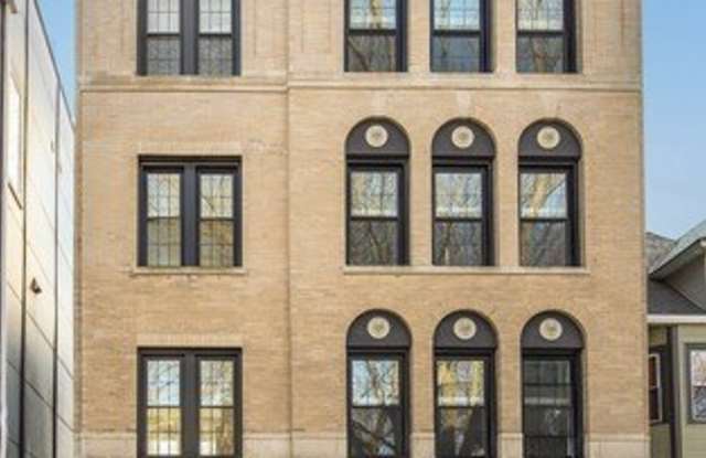 Photo of 1535 W Estes Avenue unit: 3