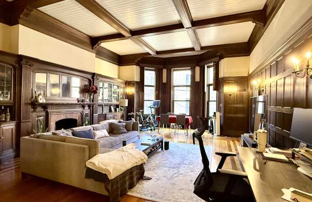 317 Commonwealth Ave