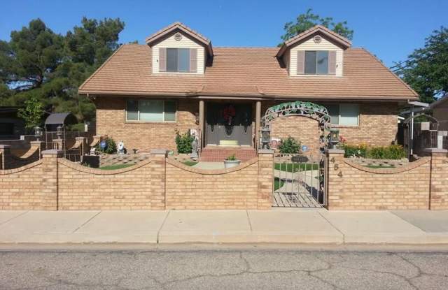 Spacious Studio Apartment-Down Town-Utilities Included - 454 South 500 East, St. George, UT 84770