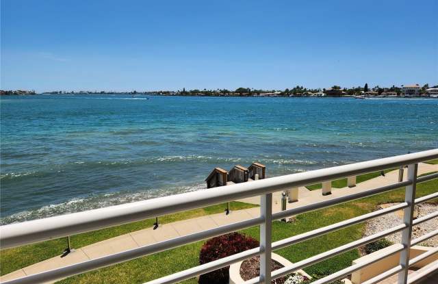 6105 BAHIA DEL MAR CIRCLE